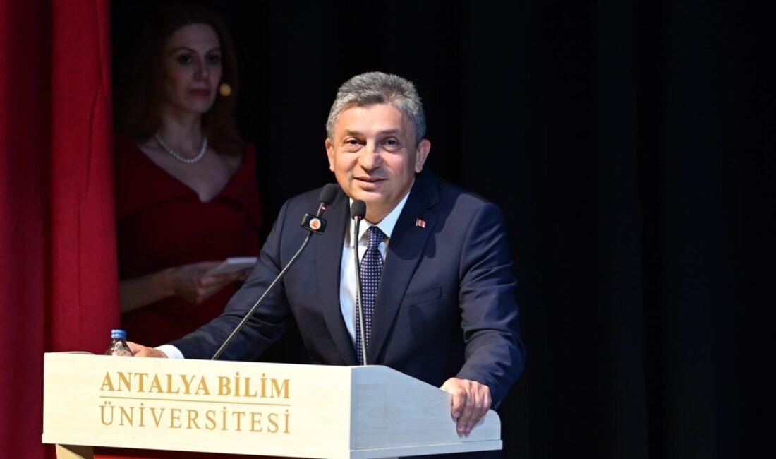 - Antalya Valisi Hulusi Şahin:
- "Önünüzde inişler ve çıkışlar, bazen