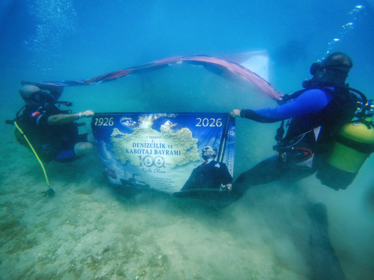 ANTALYA (AA) – Antalya'da dalgıçlar, 1 Temmuz Denizcilik ve Kabotaj