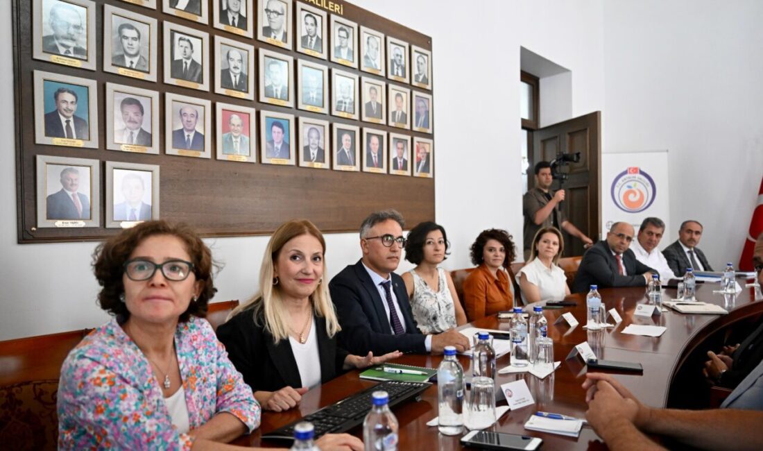 ANTALYA (AA) – Antalya'da düzenlenen Deniz Çöpleri Eylem Planı toplantısında,
