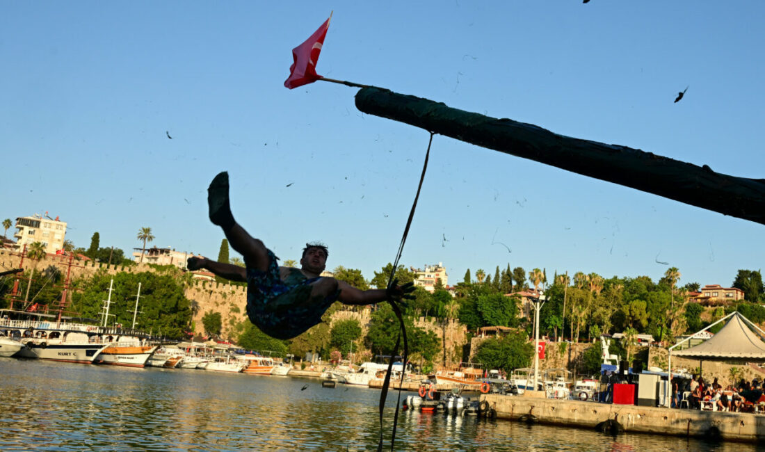 ANTALYA (AA) – Antalya'da, 1 Temmuz Denizcilik ve Kabotaj Bayramı'nın