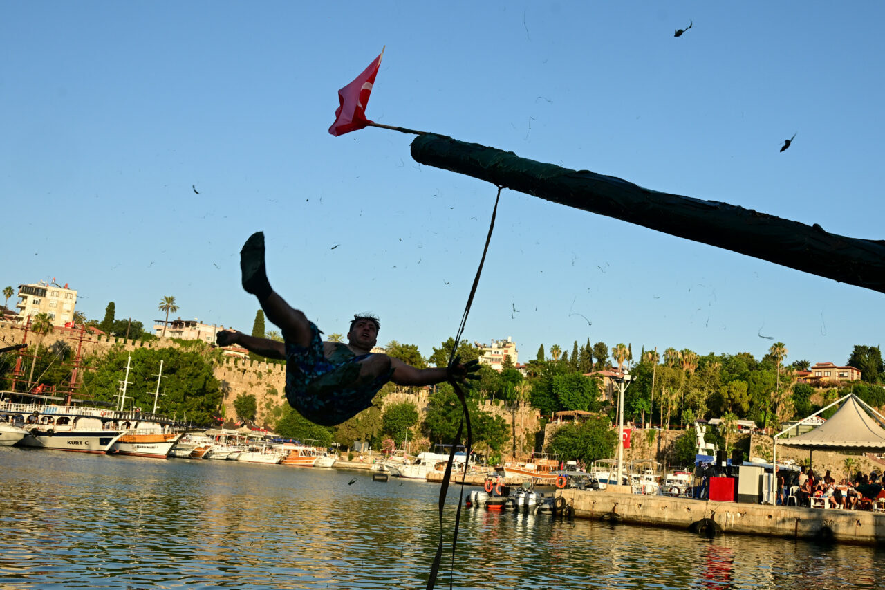 ANTALYA (AA) – Antalya'da, 1 Temmuz Denizcilik ve Kabotaj Bayramı'nın