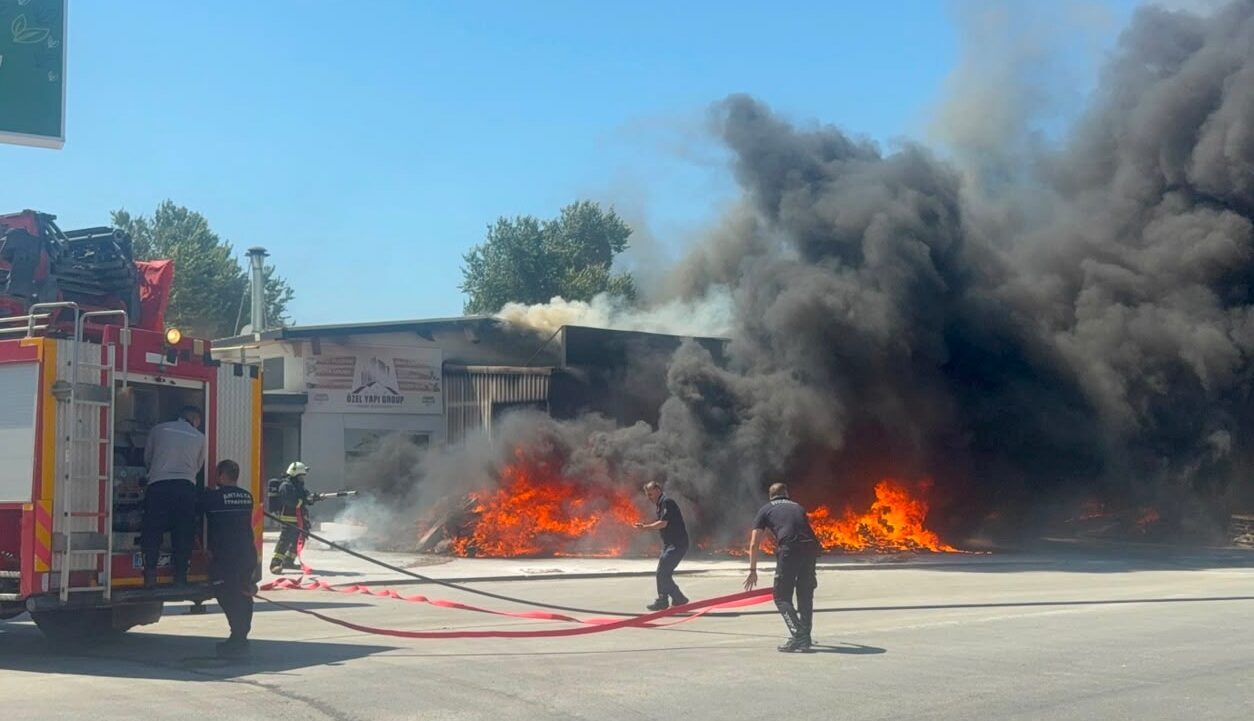 ANTALYA (AA) – Antalya'nın Gazipaşa ilçesindeki bir iş yerinde çıkan