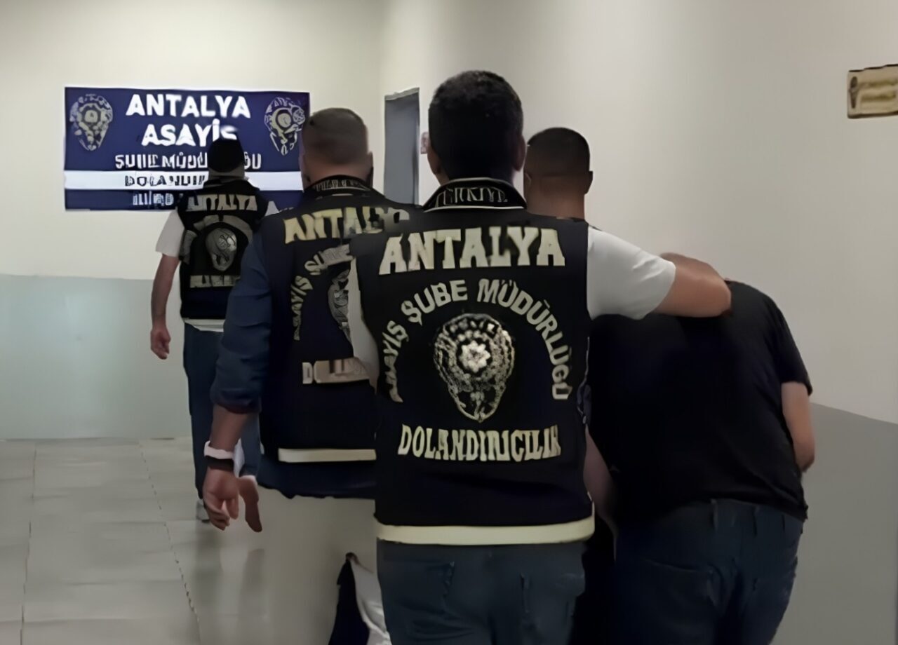 - "Gülen Yüz" adı verilen operasyonla yakalanan şüphelilerin kuyumculara 27