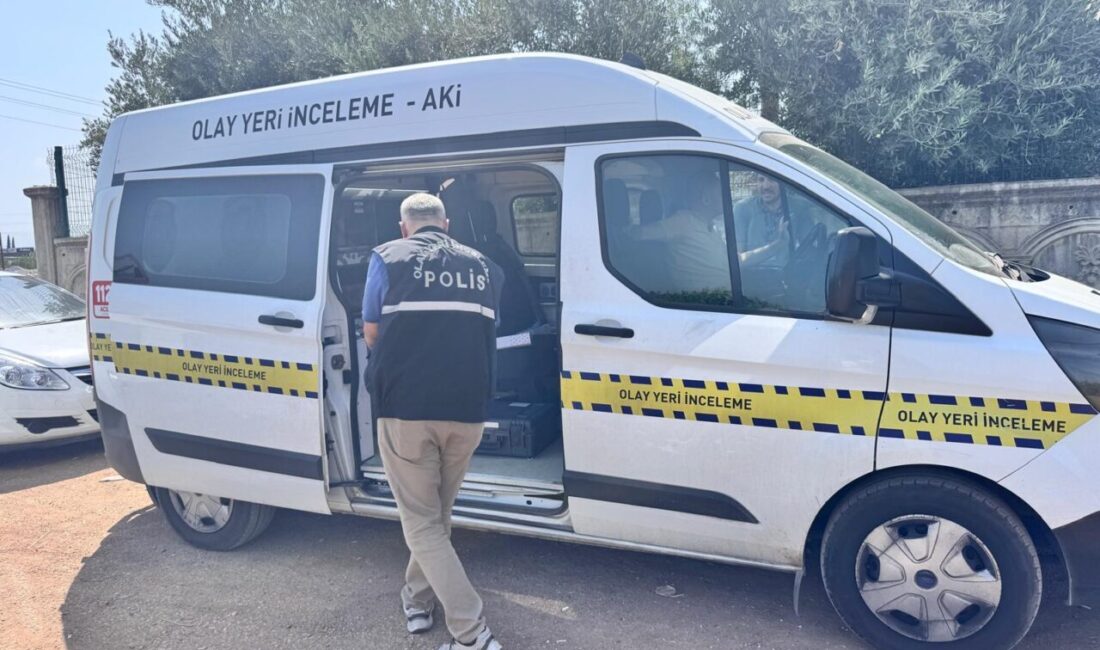 ANTALYA (AA) – Antalya'nın Kepez ilçesinde serinlemek için su kanalına