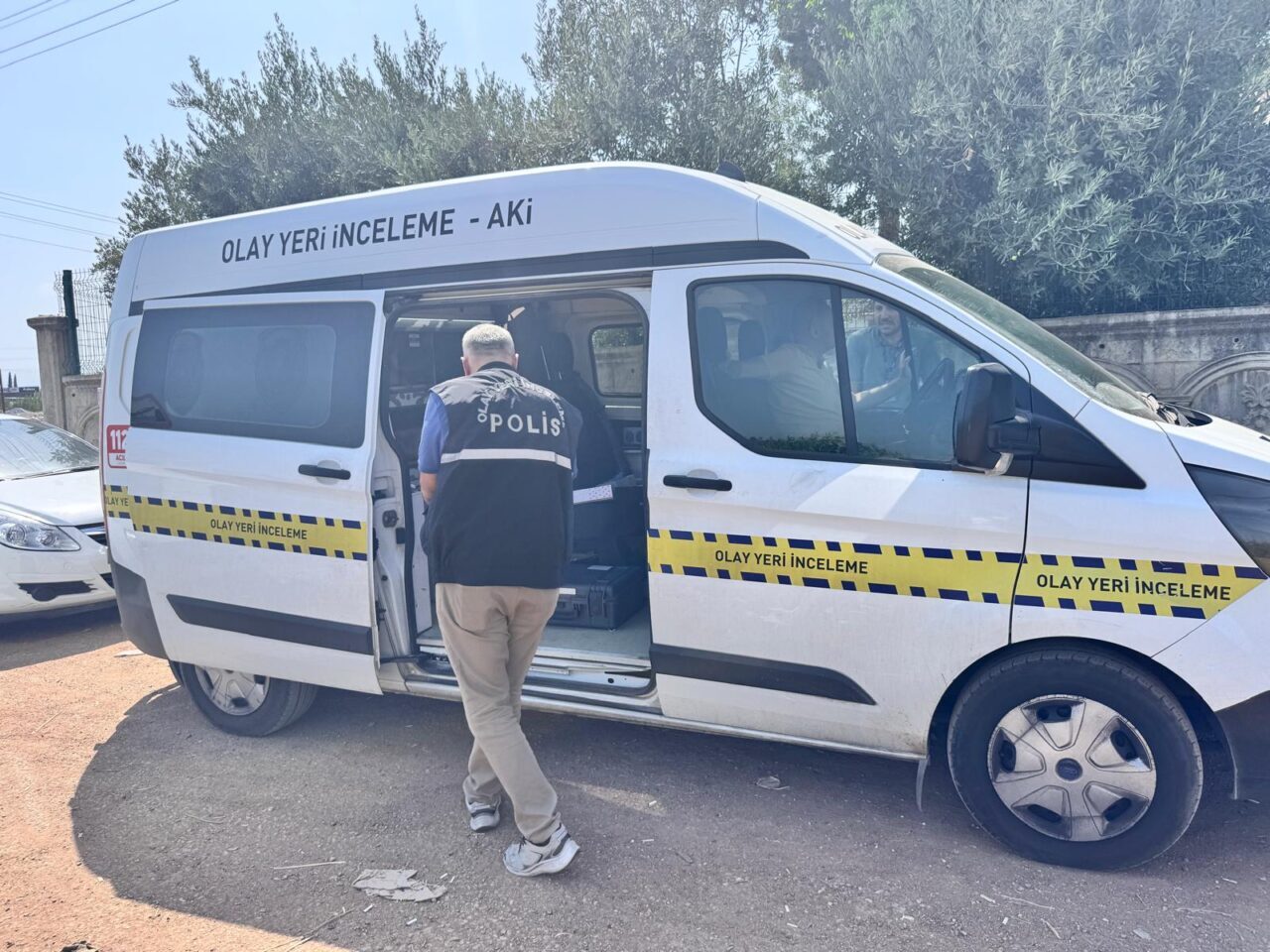 ANTALYA (AA) – Antalya'nın Kepez ilçesinde serinlemek için su kanalına