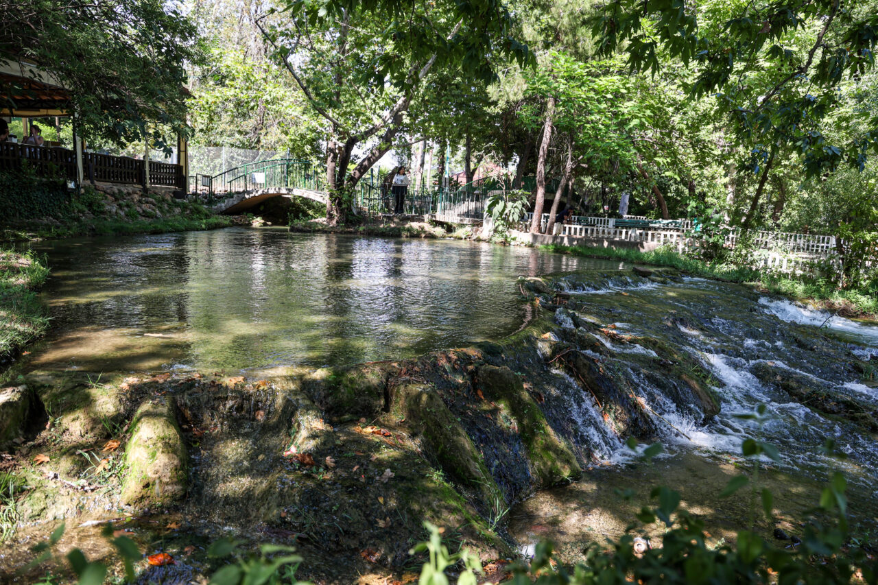 ANTALYA (AA) – Antalya'da etkili olan sıcak hava ve nemden