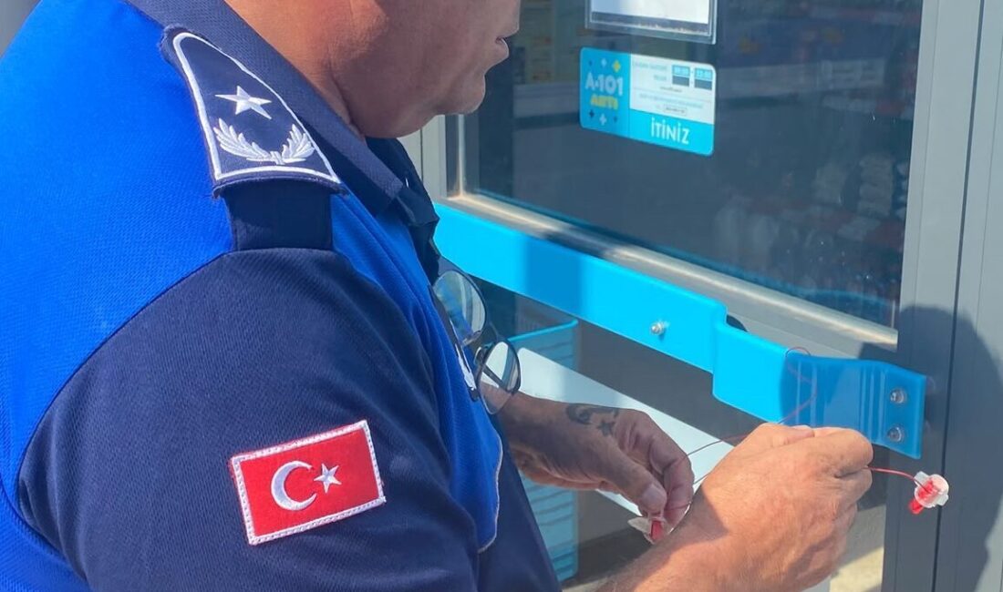 ANTALYA (AA) – Antalya’nın Serik ilçesinde tarihi geçmiş gıda satan