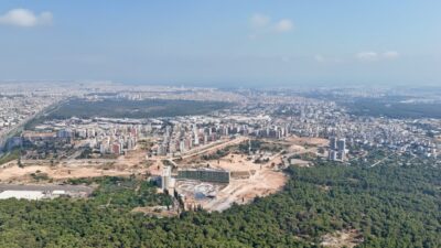 ANTALYA (AA) – Nem oranının yüzde 88'e ulaştığı Antalya'da, sıcak