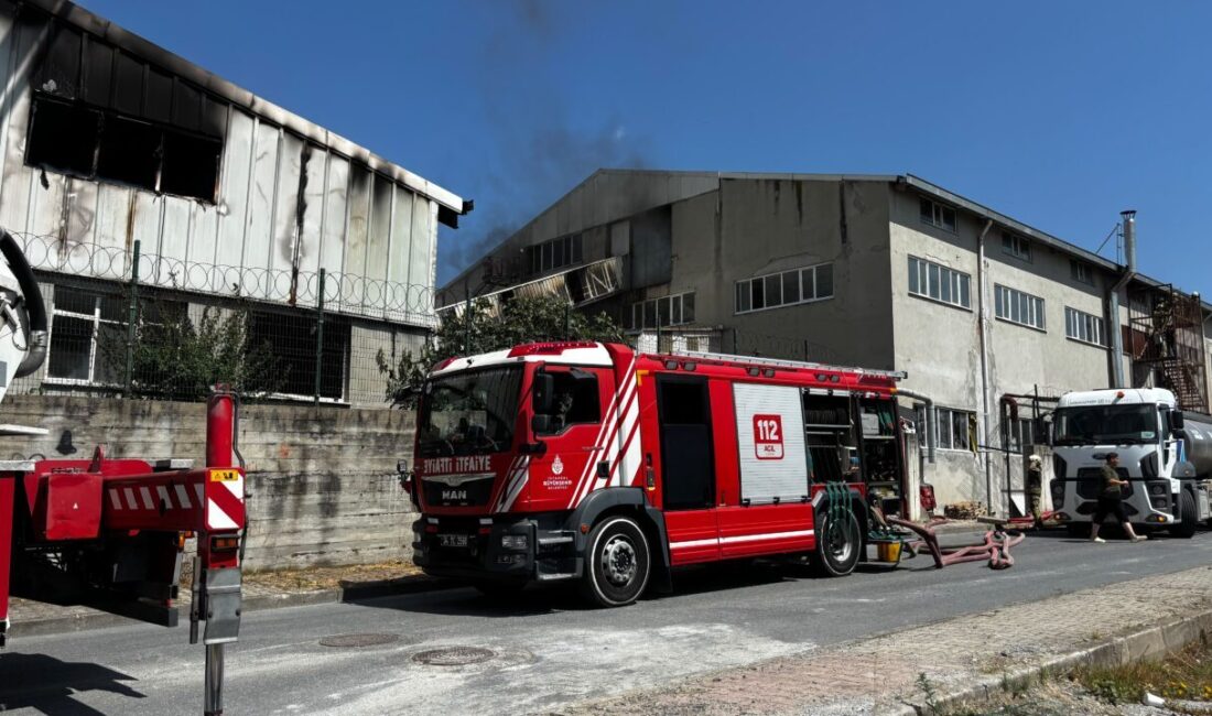 İSTANBUL (AA) – Arnavutköy'de bir fabrikada çıkan yangına itfaiye ekiplerince