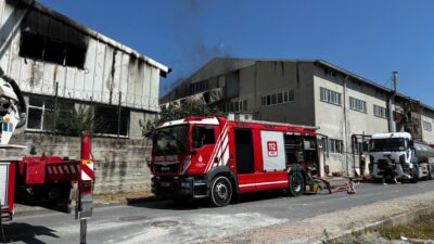 İSTANBUL (AA) – Arnavutköy'de bir fabrikada çıkan yangına itfaiye ekiplerince