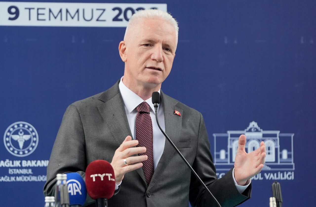- İstanbul Valisi Davut Gül:
- "(Hekim başına düşen hasta sayısı)