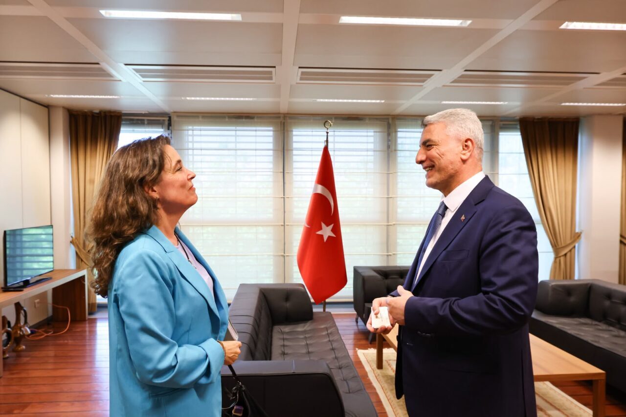 - Ticaret Bakanı Bolat:
- "AB ile ticari entegrasyonumuzun temelini oluşturan