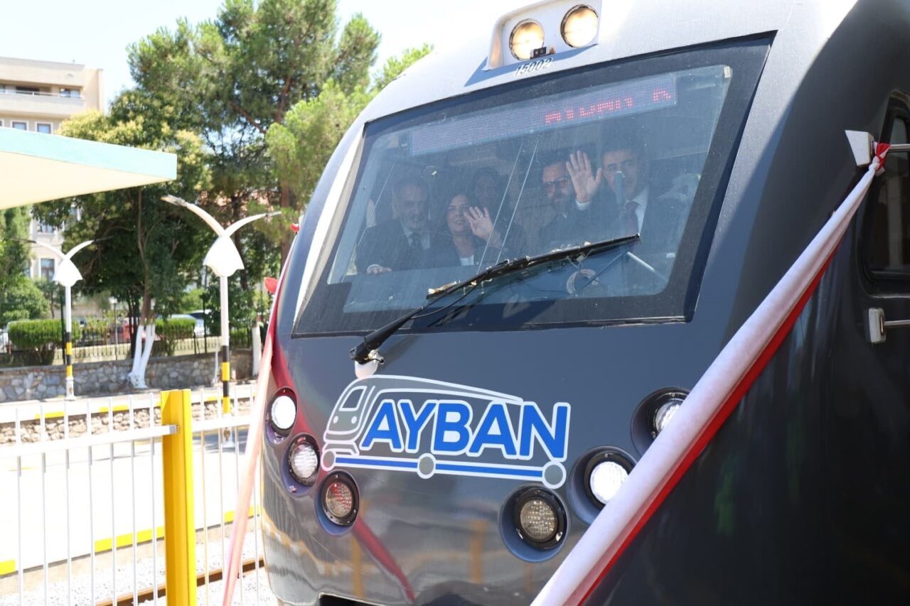 - Ulaştırma ve Altyapı Bakan Yardımcısı Osman Boyraz:
- "Bugünden itibaren
