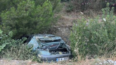 AYDIN (AA) – Aydın'ın Söke ilçesinde otomobilin şarampole devrilmesi sonucu