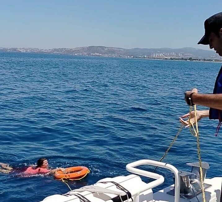 AYDIN (AA) – Aydın'ın Kuşadası ilçesinde yüzmek için girdiği kıyıdan