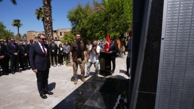 - Türkiye'nin Bağdat Büyükelçisi Anıl Bora İnan:
- "15 Temmuz gecesi