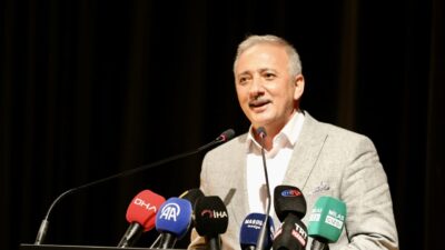- "Türkiye, spor tesisleri devrimi yaşamaktadır. Dünyanın en modern stadyumları,