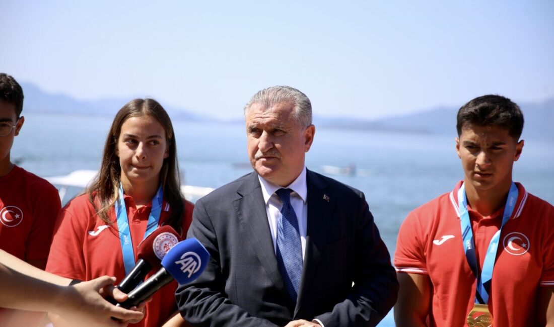 - "Amacımız, gençlerimizin olimpiyat kotaları alarak şanlı bayrağımızı dünyanın dört