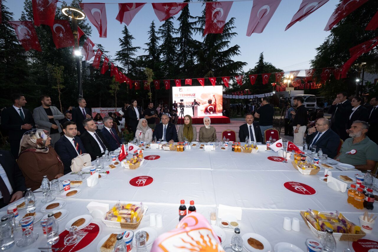 - "Dün olduğu gibi bugün de Sayın Cumhurbaşkanımızın liderliğinde şehit