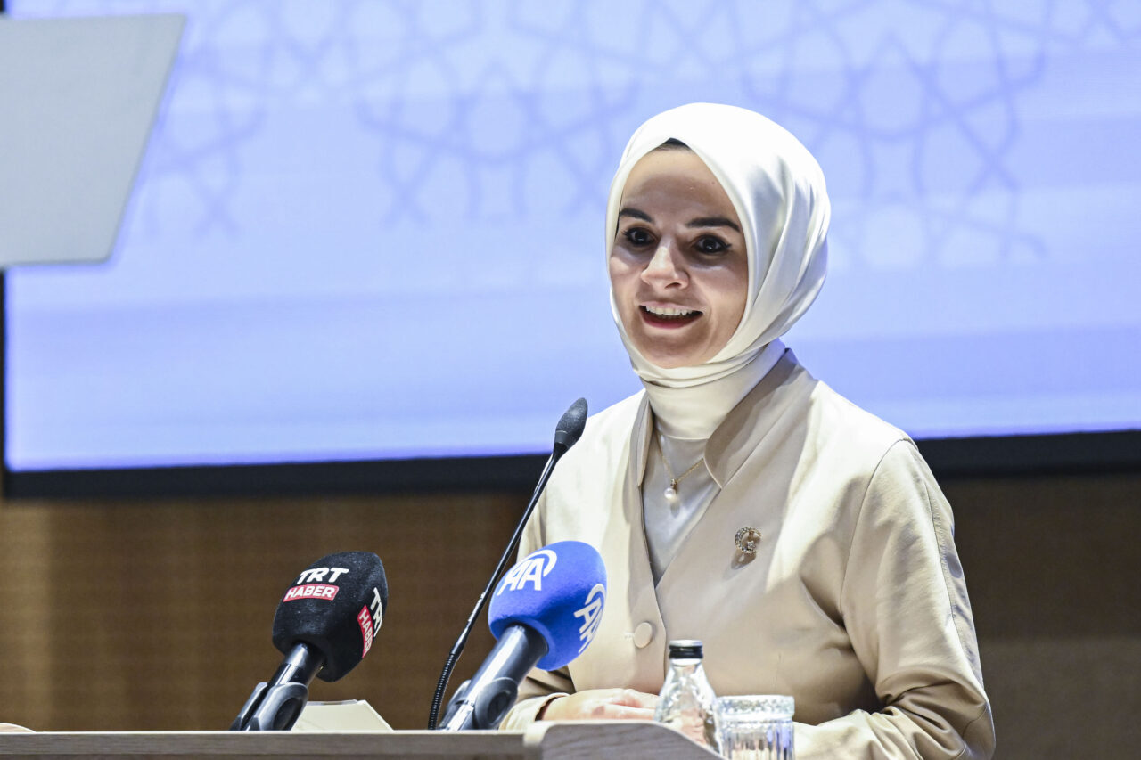 - "Gayemiz, gençlerimizin sağlıklı bir iletişim dili kurması, güçlü bağlar