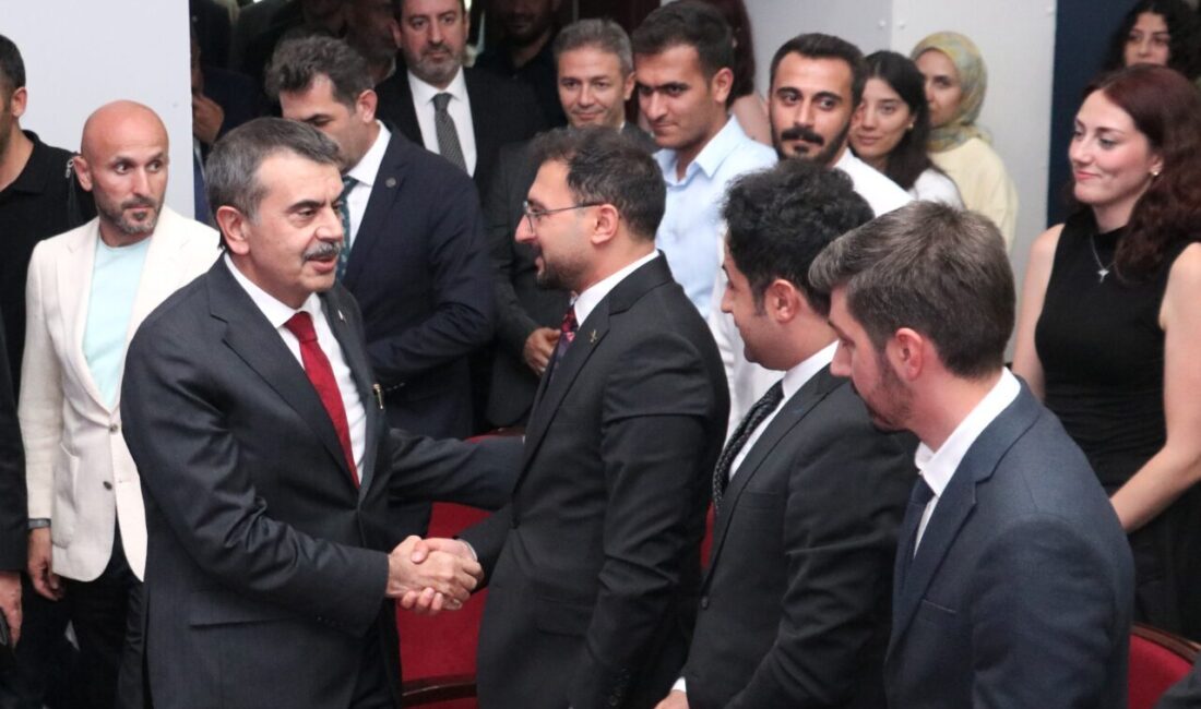 - "Değişen bu kadar çok şeyin içerisinde öğretmen yetiştirme sürecimizde