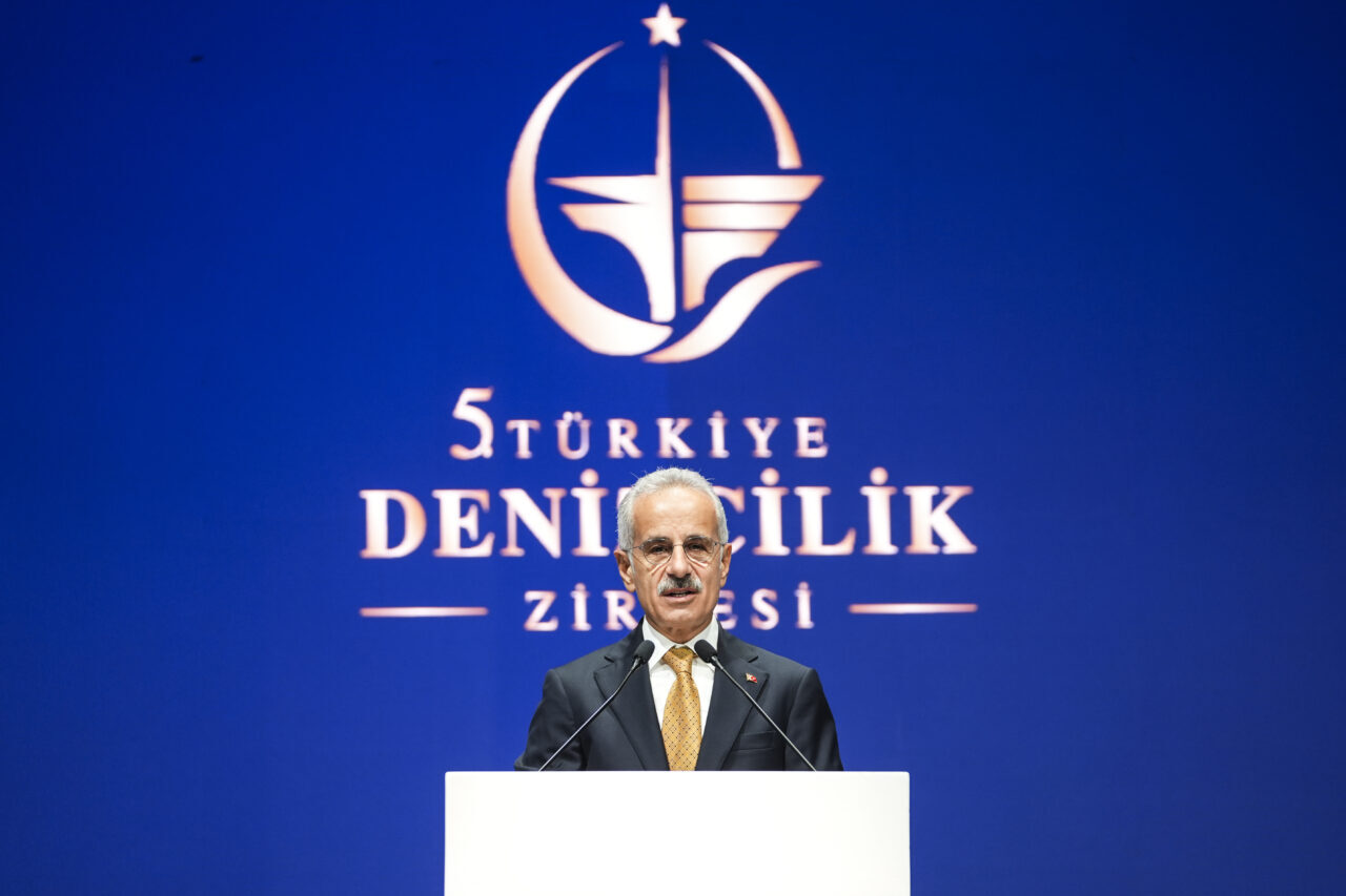 - "Türk boğazları, küresel ticaret ve enerji arz güvenliğinin en