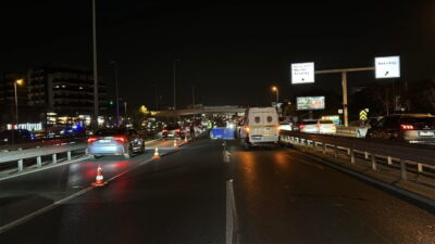 İSTANBUL (AA) – İstanbul’un Bakırköy ilçesinde E5 kara yolunda karşıdan
