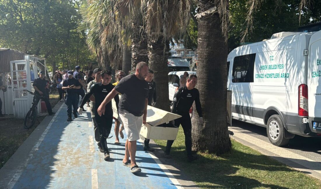 BALIKESİR (AA) – Balıkesir'in Erdek ilçesinde denizde erkek cesedi bulundu.