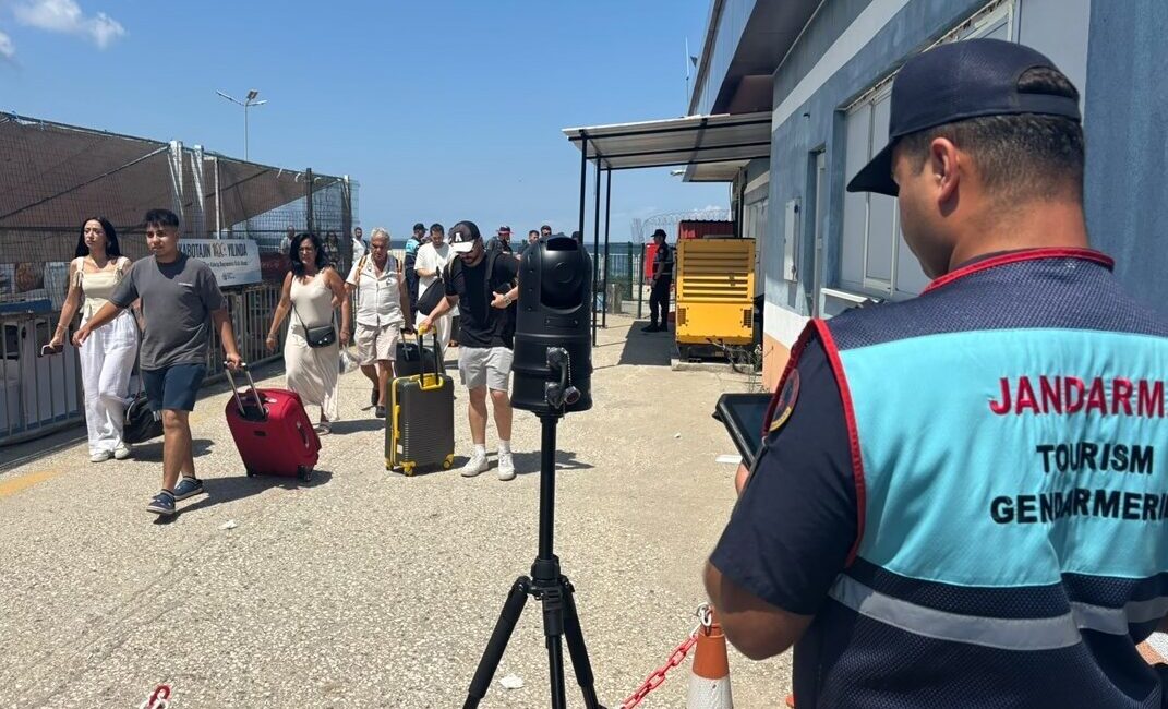 BALIKESİR (AA) – Balıkesir'in Marmara ilçesine bağlı Avşa Adası'nda jandarma
