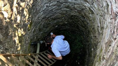 BALIKESİR (AA) – Balıkesir'in Altıeylül ilçesinde yaklaşık 9 metre derinliğindeki