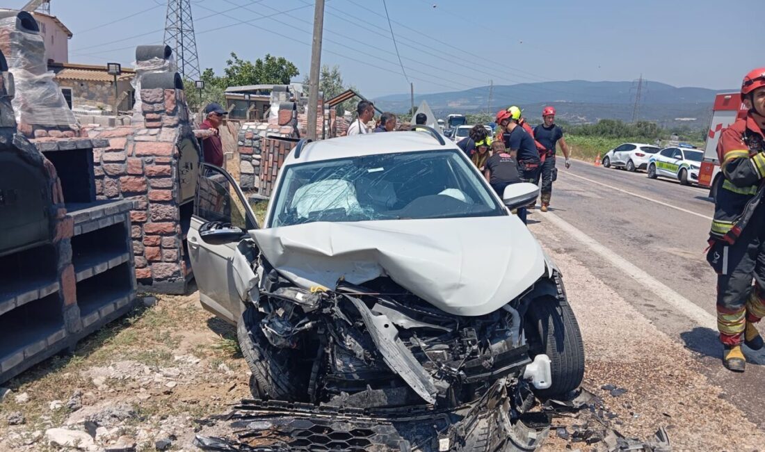 BALIKESİR (AA) – Balıkesir'in Erdek ilçesinde 2 otomobilin çarpışması sonucu
