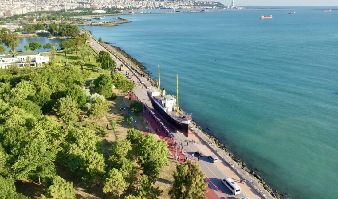 - Bandırma Gemi Müzesi, yaklaşık 3,5 kilometre uzaklıktaki Mustafa Kemal