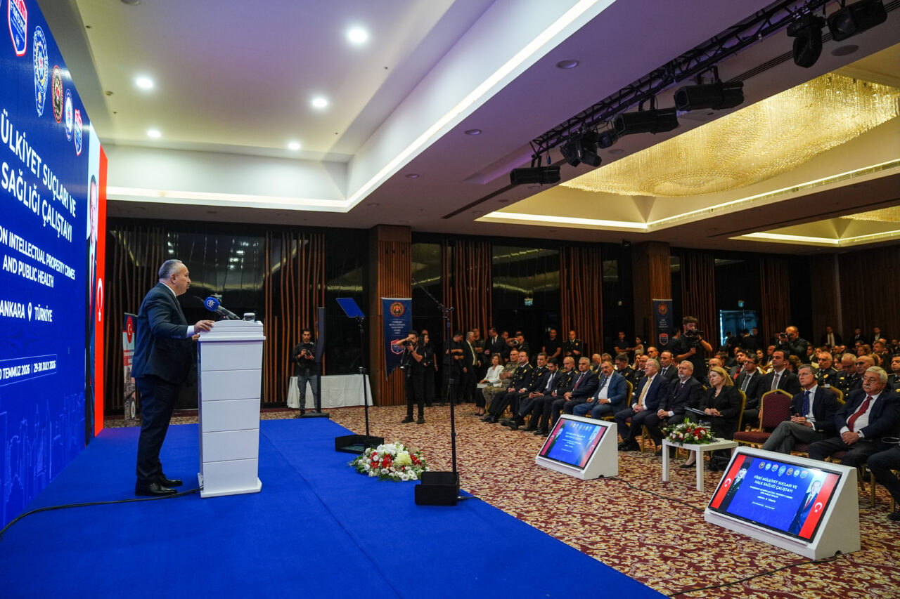 - Emniyet Genel Müdürü Ali Fidan:
- "Etken maddesi eksik, hijyen