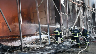 BATMAN (AA) – Batman'da yerel zincir marketlere ait depolarda çıkan