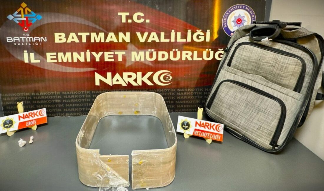 BATMAN (AA) – Batman'da yolcu otobüsünde valizinde uyuşturucu ele geçirilen