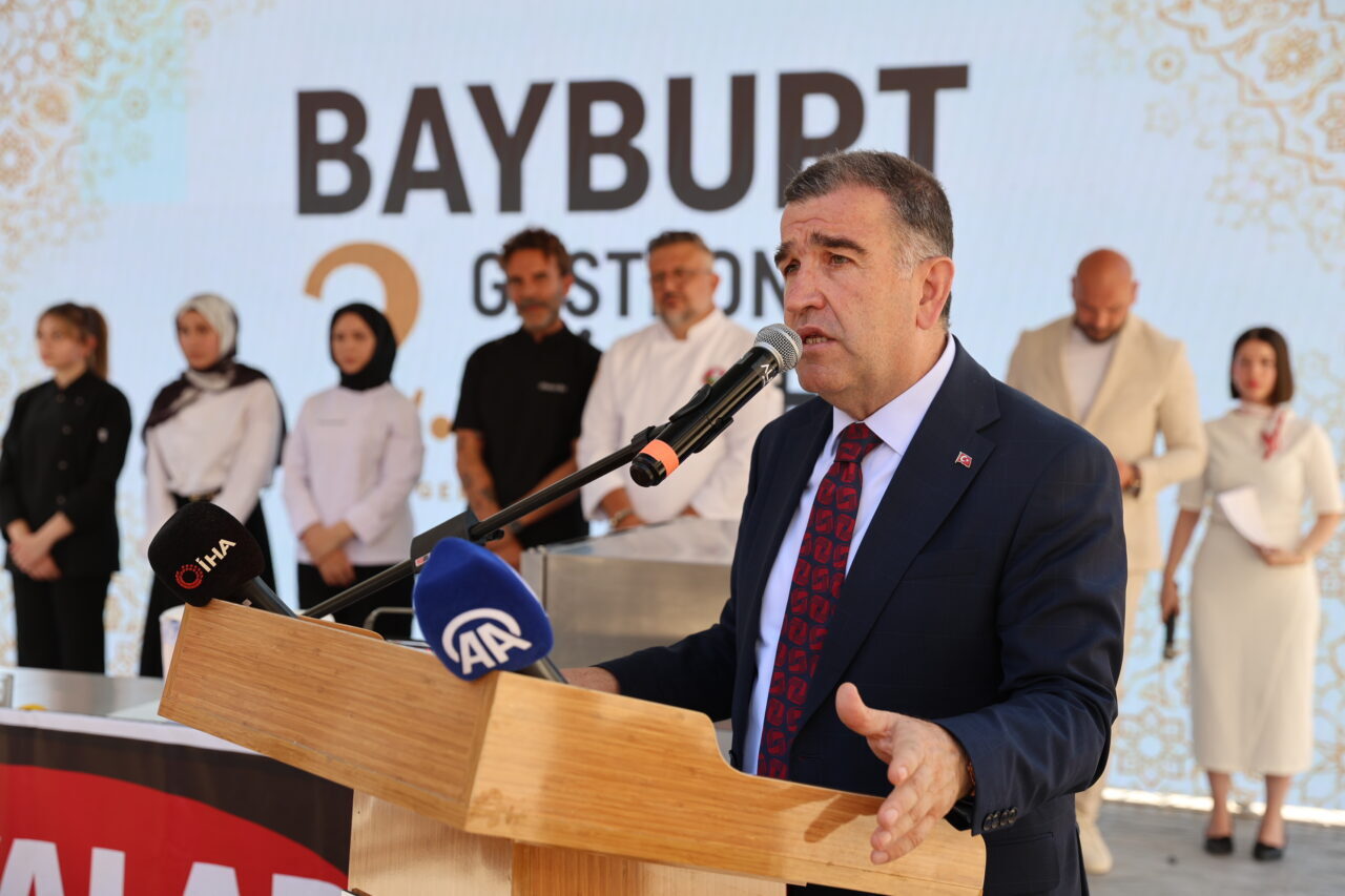 BAYBURT (AA) – Bayburt'ta kentin mutfak kültürünü tanıtmak amacıyla düzenlenen