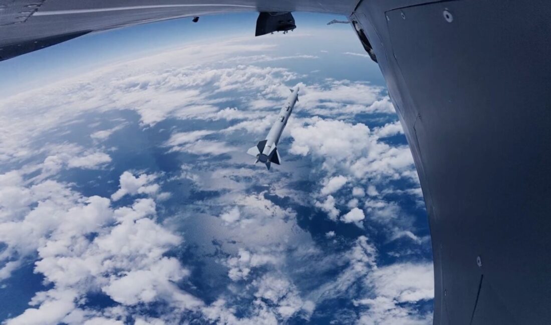 - Bayraktar KIZILELMA, ROKETSAN tarafından geliştirilen JET-230 füzesini 120 kilometrenin