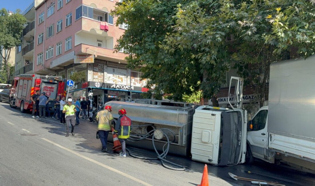 İSTANBUL (AA) – Bayrampaşa'da su tankerinin çarptığı hafif ticari aracın