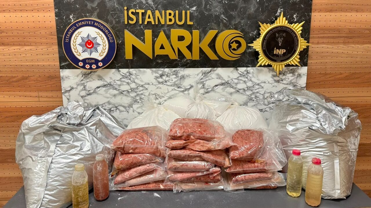 İSTANBUL (AA) – Bayrampaşa'da bir depoya yapılan uyuşturucu operasyonunda, 1