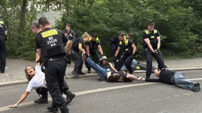 BERLİN (AA) – Almanya'nın başkenti Berlin'de, İsrail'e mühimmat üreten Rheinmetall