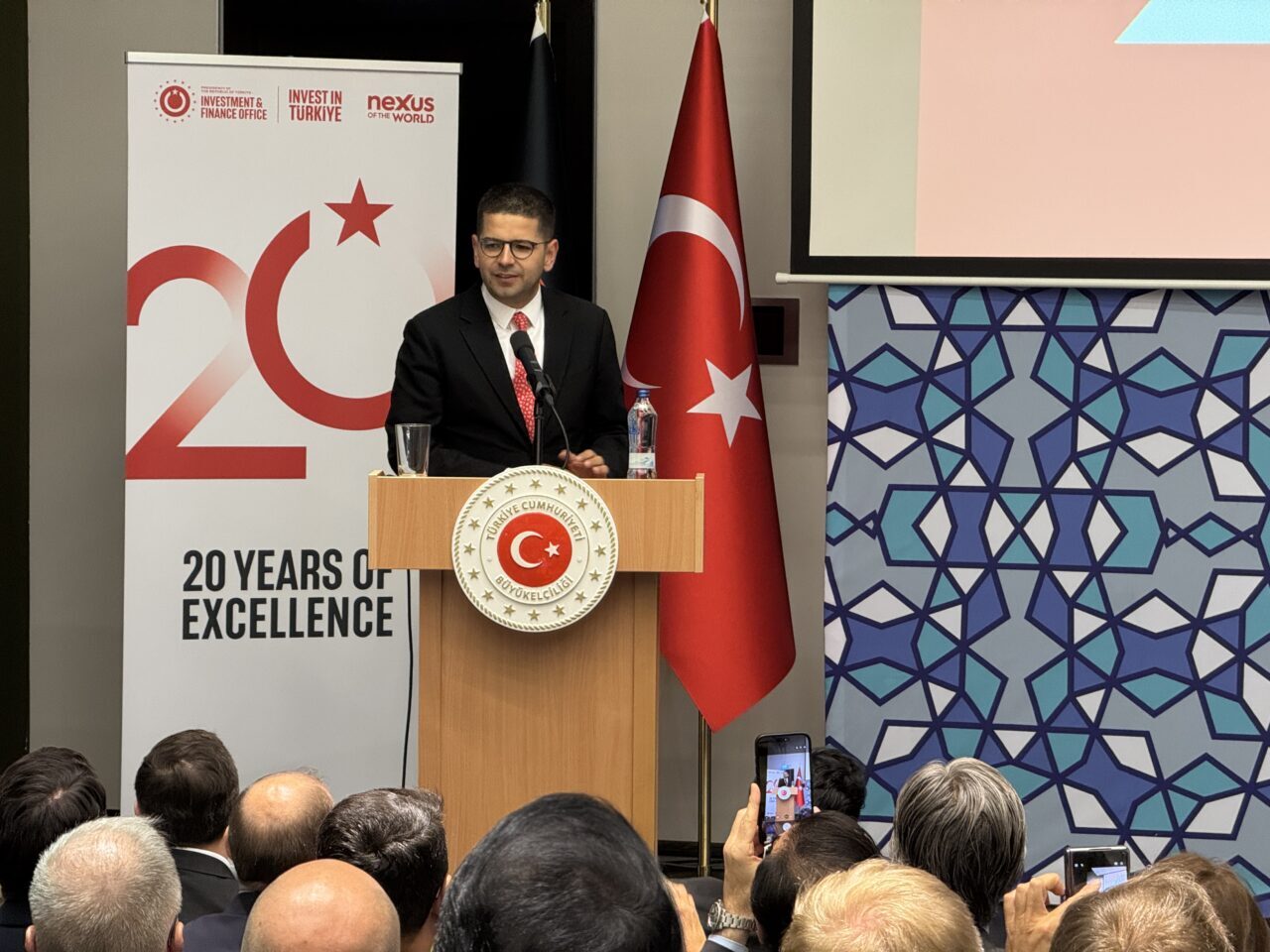 - Cumhurbaşkanlığı Yatırım ve Finans Ofisi Başkanı Ahmet Burak Dağlıoğlu:
-
