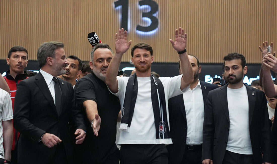 İSTANBUL (AA) – Beşiktaş'ın prensip anlaşmasına varıldığını duyurduğu milli futbolcu