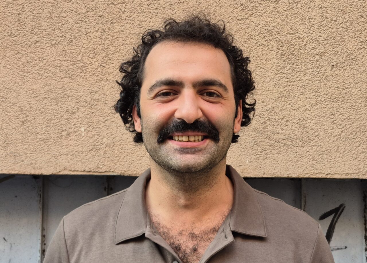 - Senarist Suat Köçer:
- "Cevat'ta çok profesyonel bir ekip çalıştı"
-