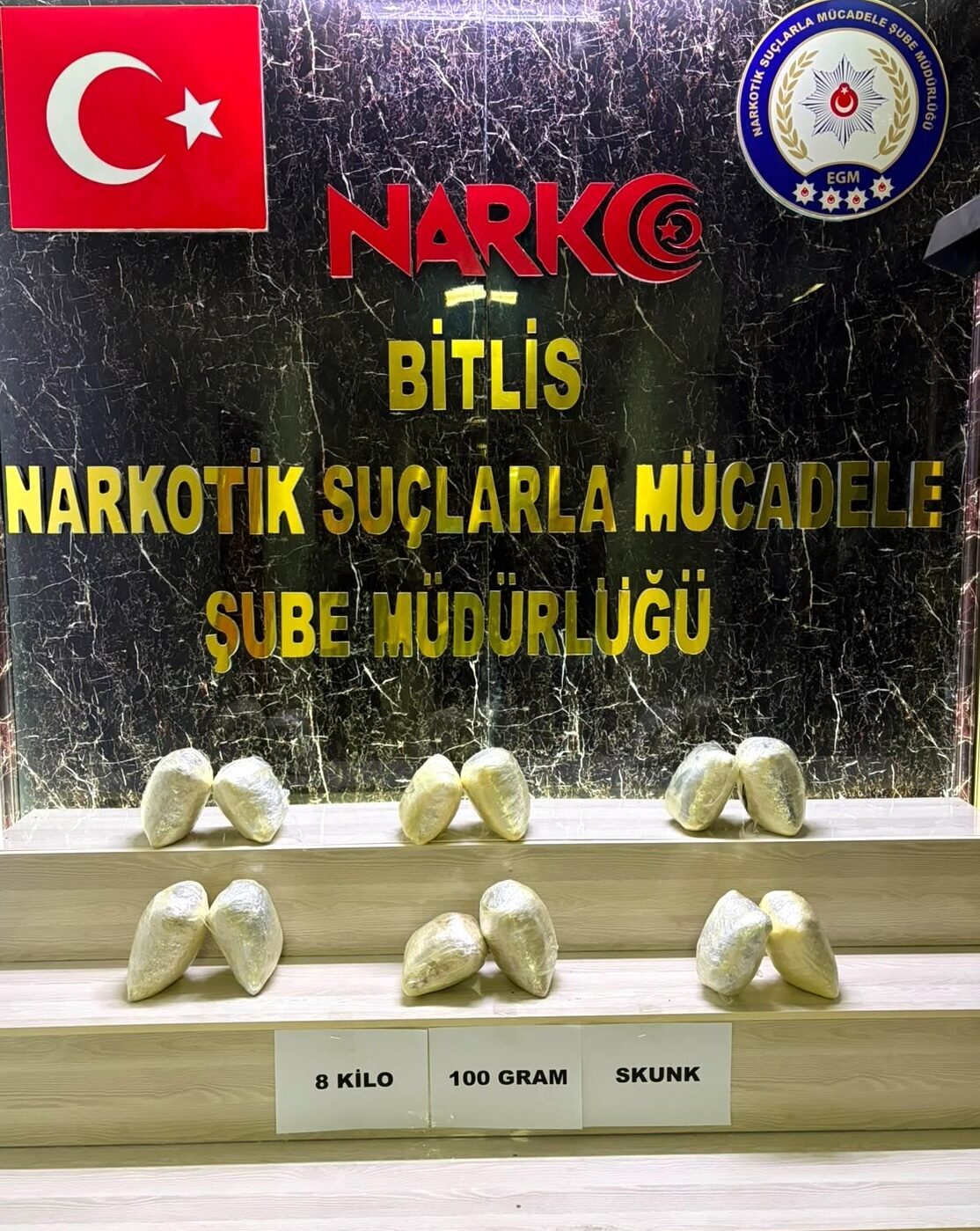 BİTLİS (AA) – Bitlis'te çuvallara gizlenmiş 8 kilo 100 gram