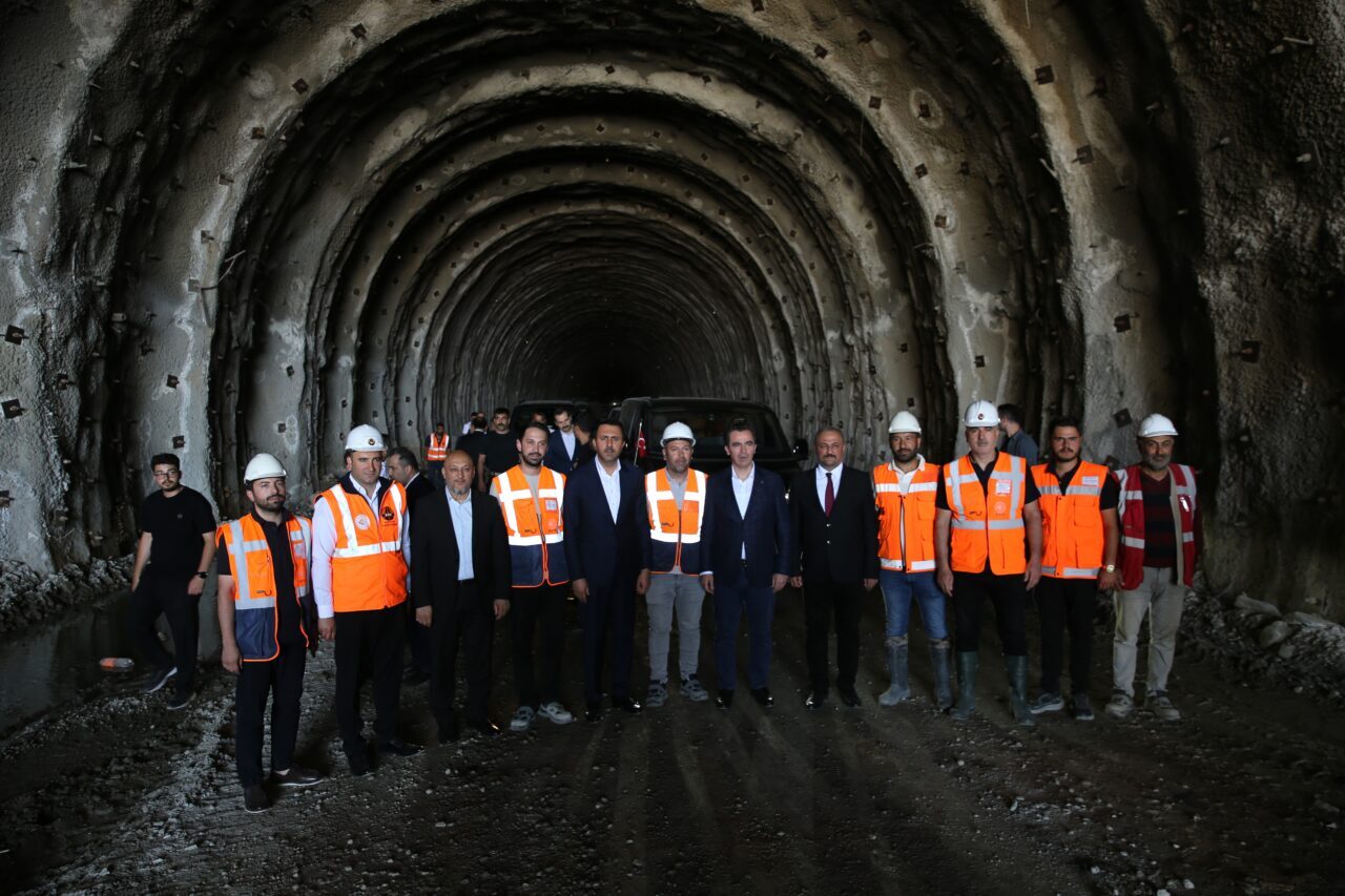 BİTLİS (AA) – Bitlis Valisi Ahmet Karakaya, Tatvan Çevre Yolu'nun