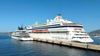 MUĞLA (AA) – Muğla'nın Bodrum ilçesine iki kruvaziyerle 1012 yolcu