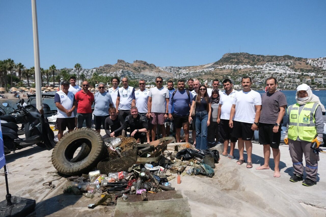 MUĞLA (AA) – Muğla'nın Bodrum ilçesinde belediye tarafından düzenlenen deniz