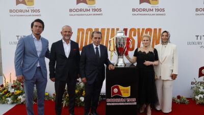 - Sarı-kırmızılı kulübün başkanı Dursun Özbek:
"Güzel bir sezona da hazırlık