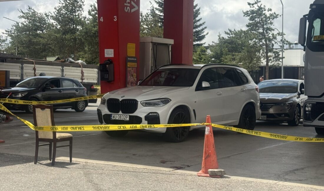 BOLU (AA) – Bolu'da akaryakıt istasyonunda çıkan silahlı kavgada ağabey