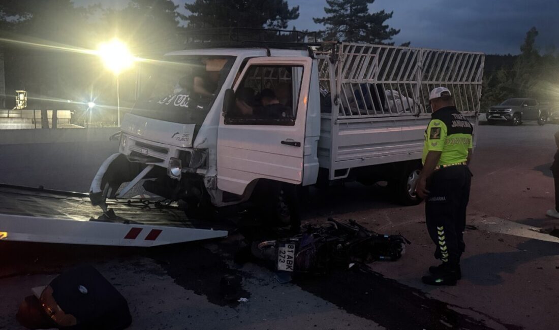 BOLU (AA) – Bolu'da kamyonetle motosikletin çarpışması sonucu 1 kişi